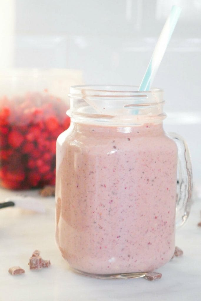 Mixed berry protein smoothie recipe with chocolate