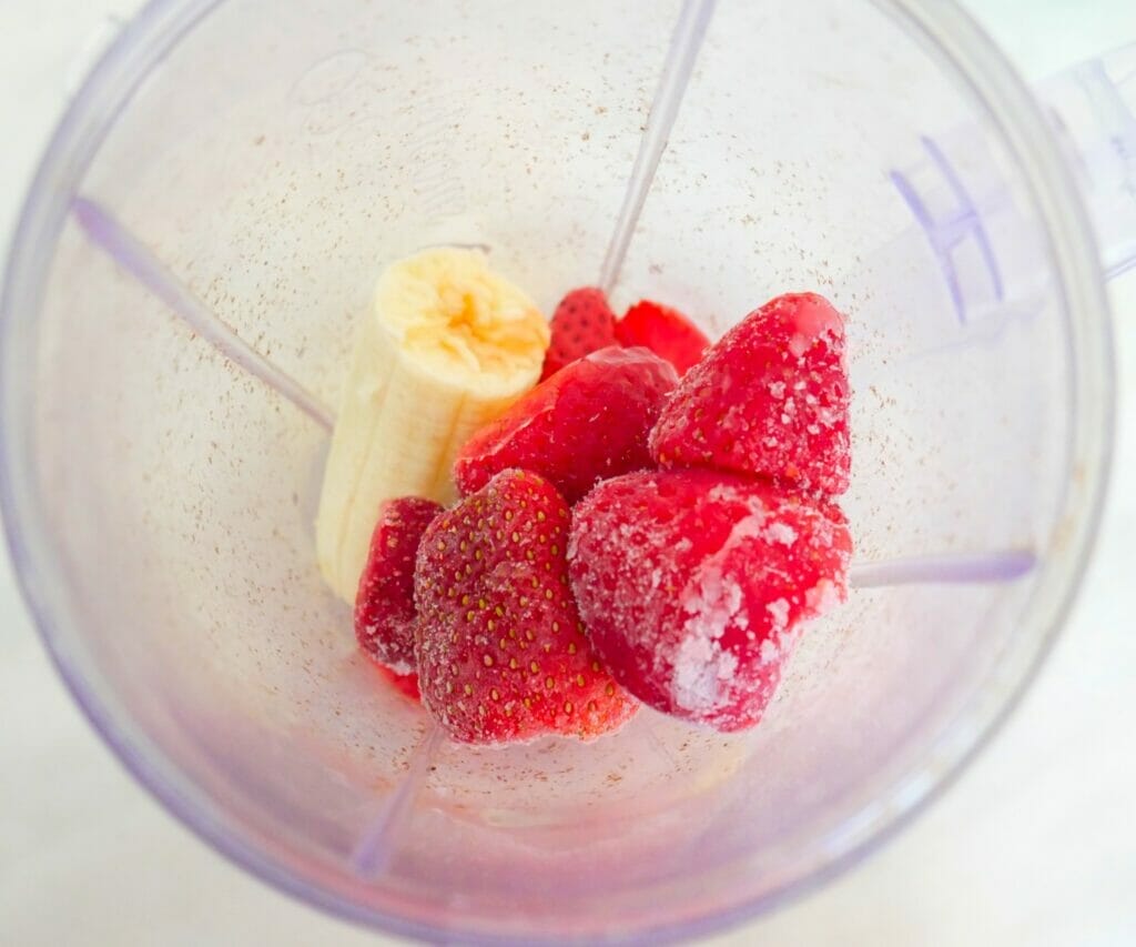 Banana and strawberries in a blender