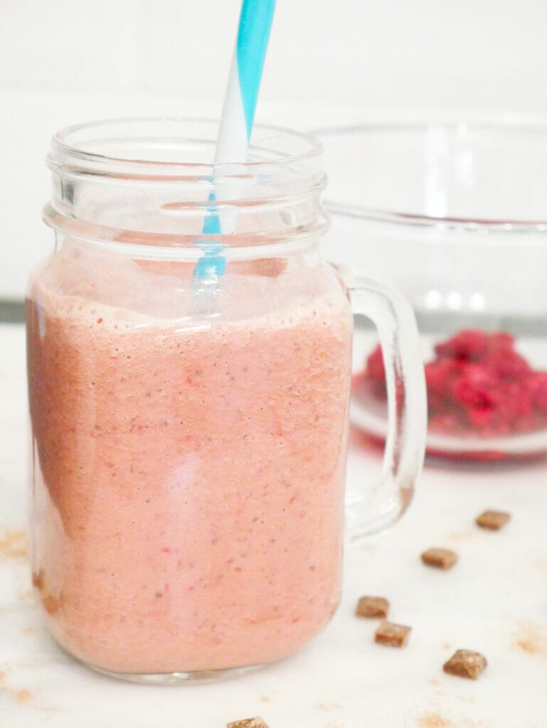 Raspberry protein omega 3 smoothie