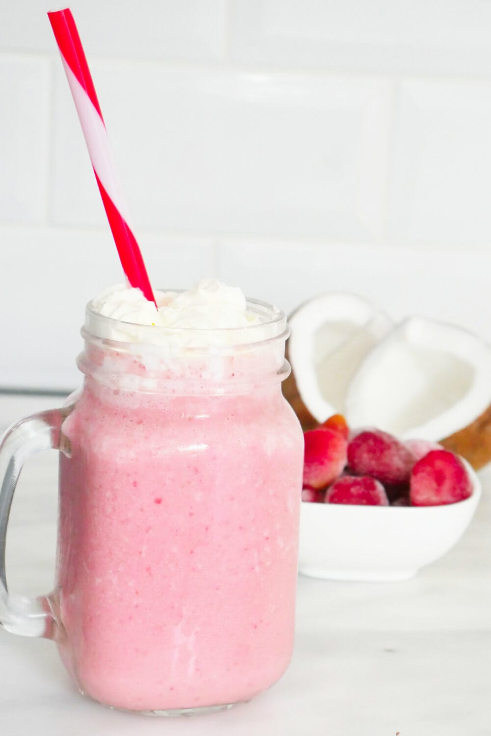 The freshest strawberry coconut milk smoothie recipe (+ tips!) via @thesmoothiesite